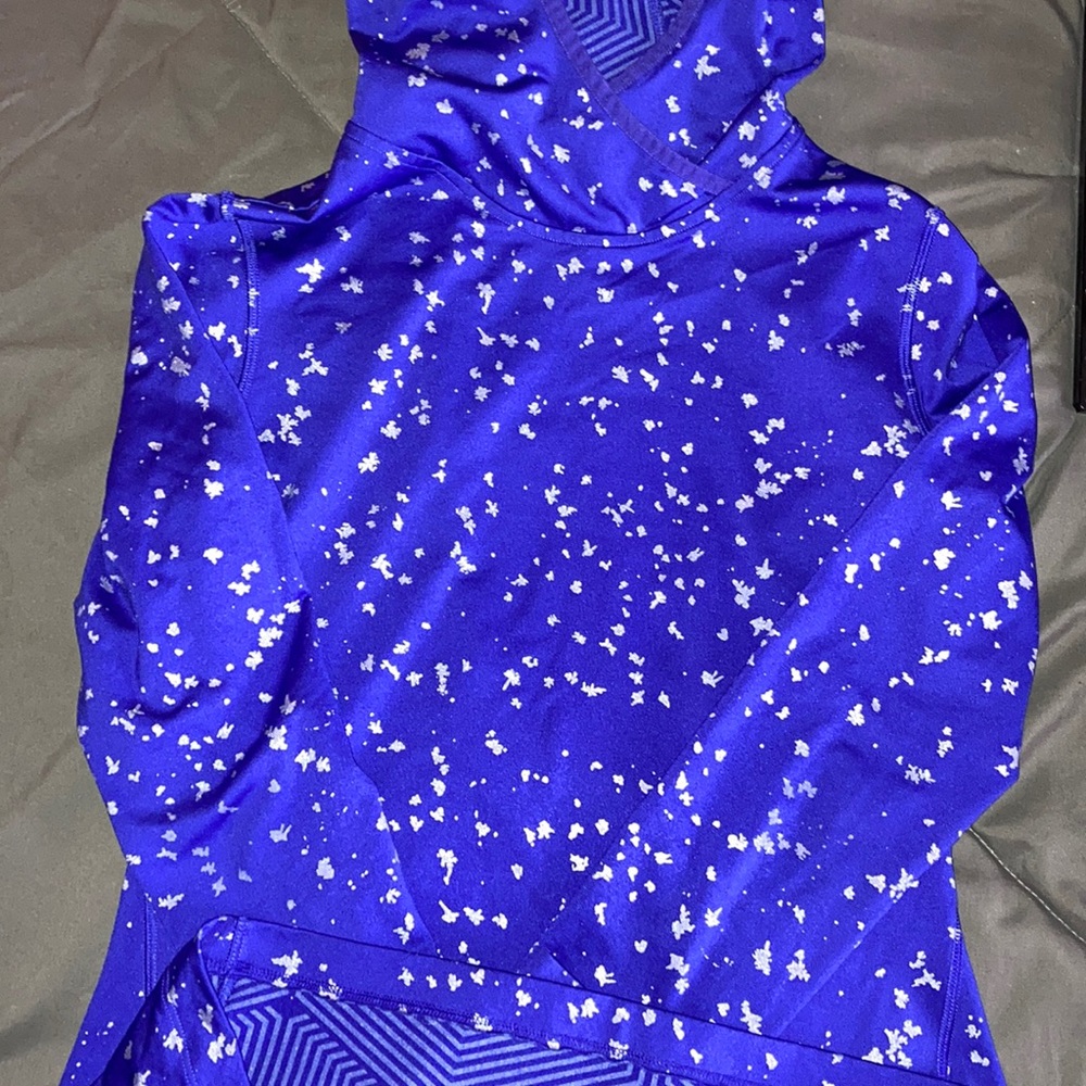 Under Armer sweatshirt tighter fitting